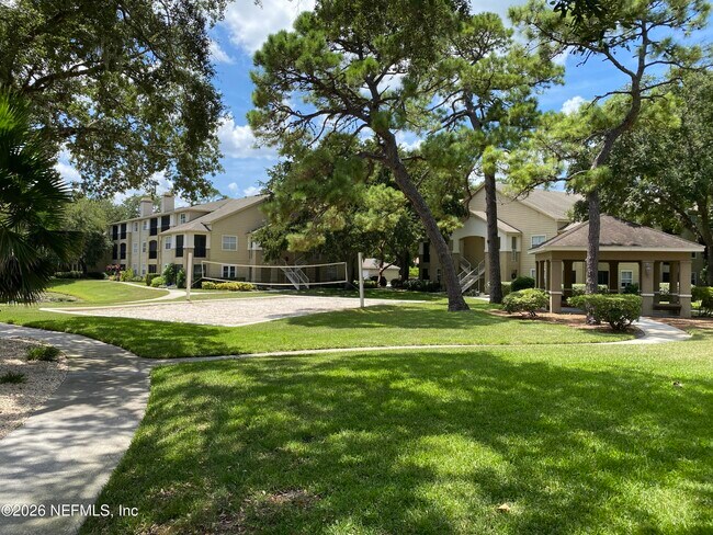 Building Photo - 11 Arbor Club Dr