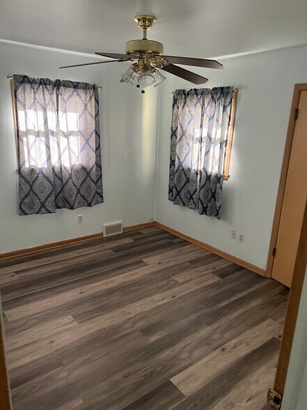 Building Photo - 6654 W Constance Ave