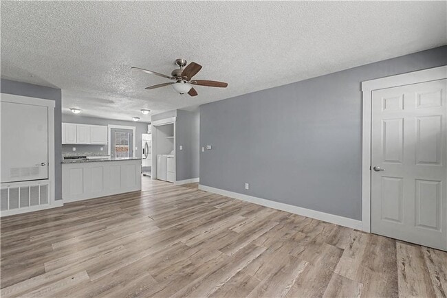 Building Photo - 348 N 14th St