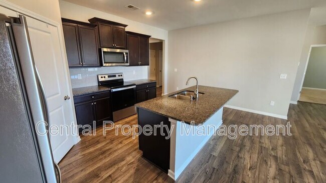Building Photo - 731 Liberty Walk Ln
