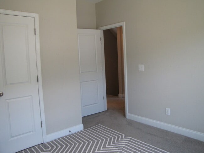 Building Photo - 349 Papyrus Pl