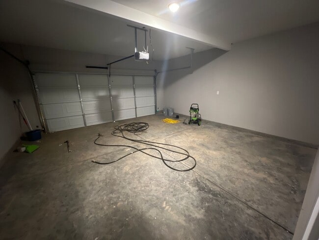 Building Photo - 4 bed, 2.5 bath house in Atoka built in 2022 now offering a move in gift card