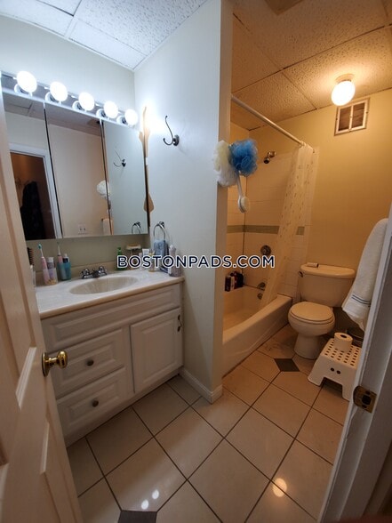 Building Photo - 43 Bay State Rd