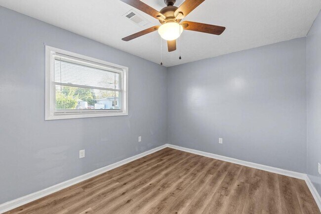 Building Photo - 1413 Springview Dr