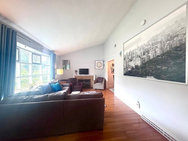 Building Photo - 11 Tirrell Crescent