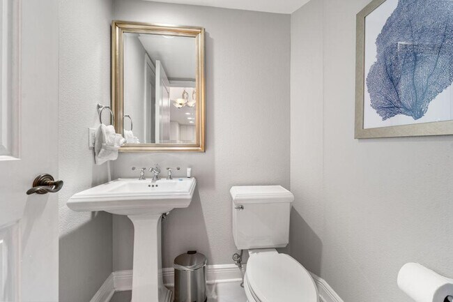 Building Photo - 5 Portofino Dr