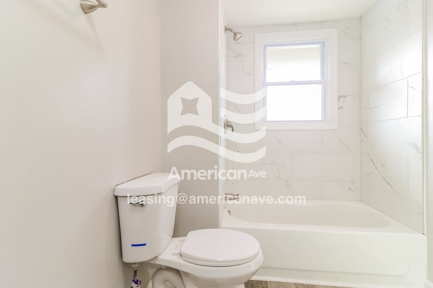 Building Photo - 337 George St