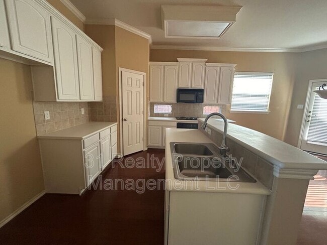 Building Photo - 4632 Aylesbury Ct