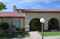 Building Photo - Two Bedroom Townhome Centrally Located in Yuma.