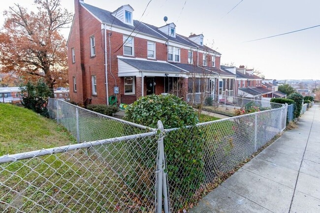 Building Photo - 3937 Ames St NE