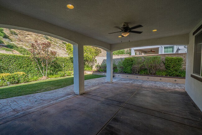 Building Photo - Beautiful 4-Bedroom Home with Solar and EV Charger in West Hills, Valencia!