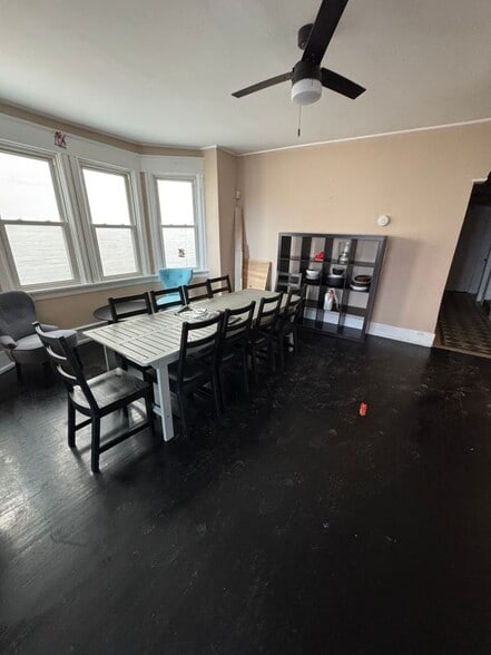 Building Photo - 3809 Ventnor Ave