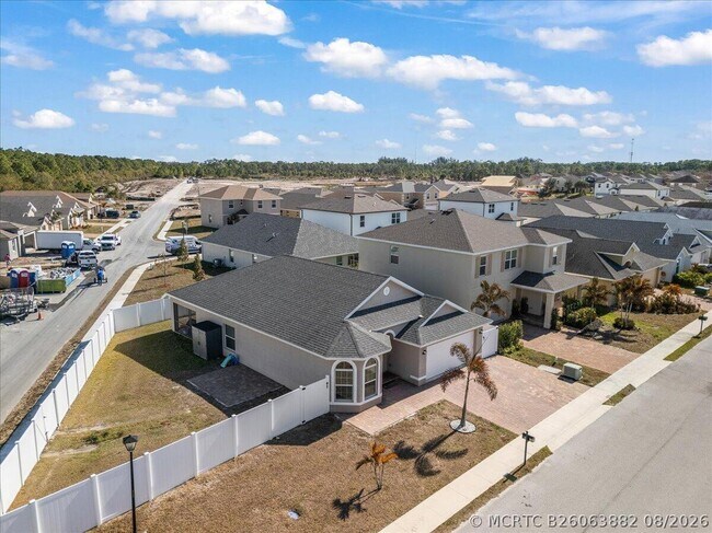 Building Photo - 340 Palm Breezes Dr