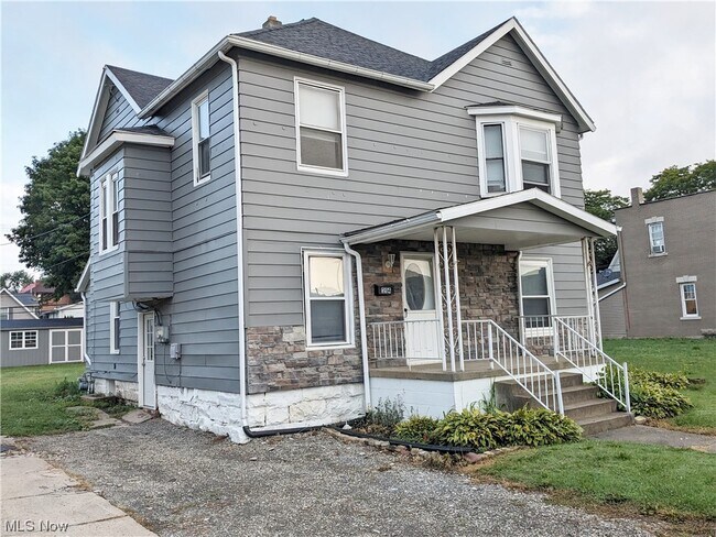 Building Photo - 114 S Wooster Ave