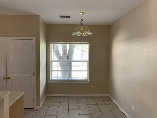 Building Photo - 612 Townplace Dr