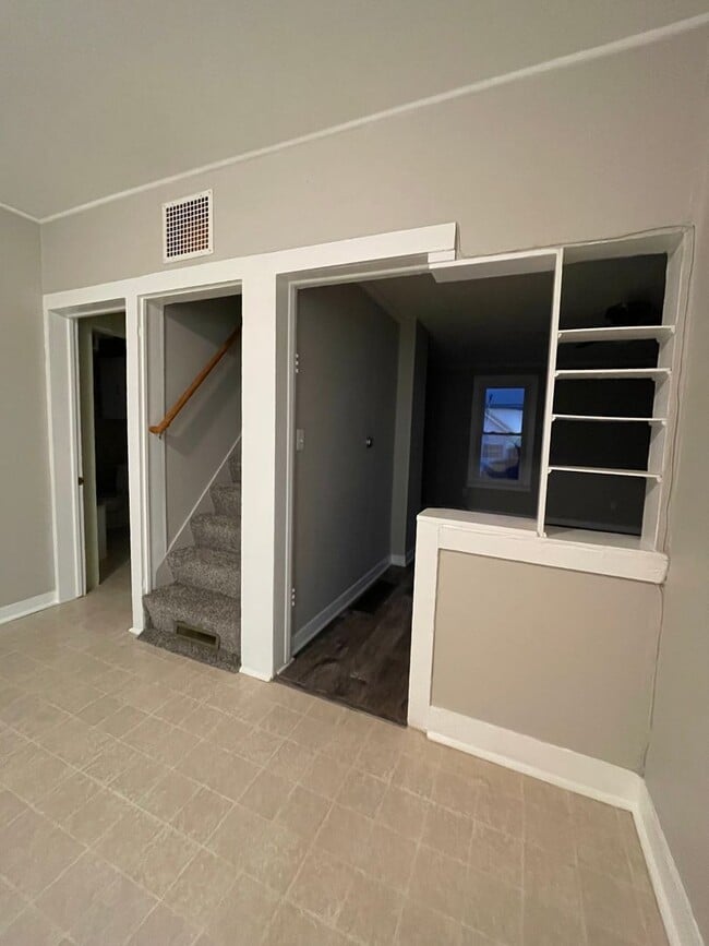 Building Photo - 2 bd 1 ba house for rent in Hudson, IA