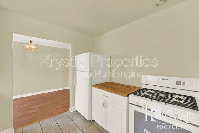 Building Photo - 549 Cedar St