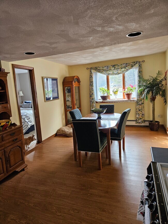 Building Photo - 9 Baxter Cir