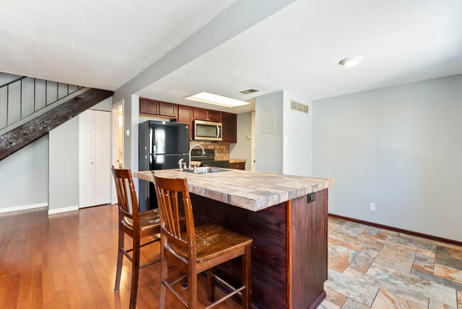 Building Photo - 4882 Sonata Dr