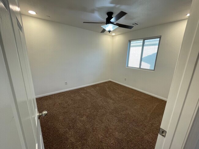 Building Photo - 243 Sweet Spot St