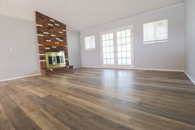 Building Photo - 3 Bed 2 Bath Sand Springs