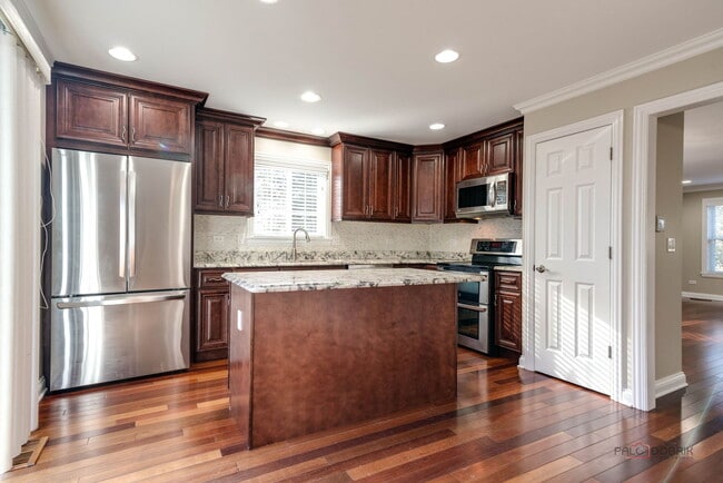 Building Photo - 18599 W Sterling Ct