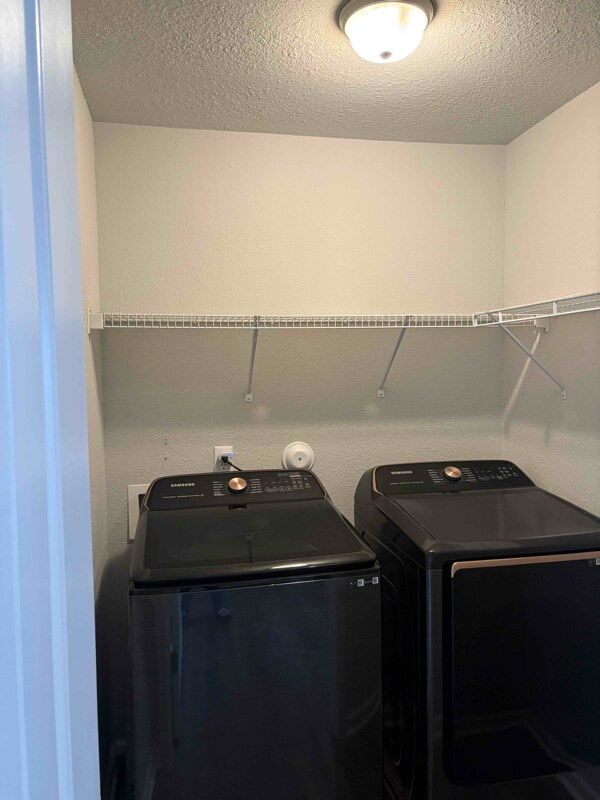 Building Photo - 923 E Ocean View Ave