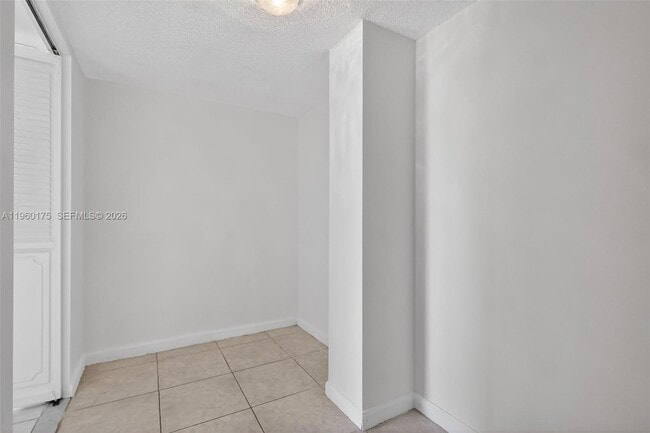 Building Photo - 100 Golden Isles Dr