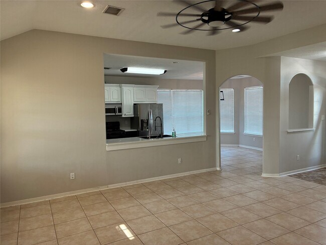 Building Photo - 14049 Overstreet Dr