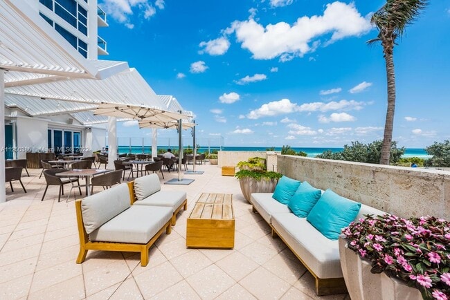 Building Photo - 6801 Collins Ave