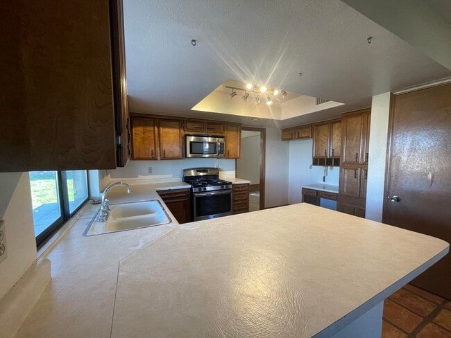 Building Photo - 6511 Amposta Dr