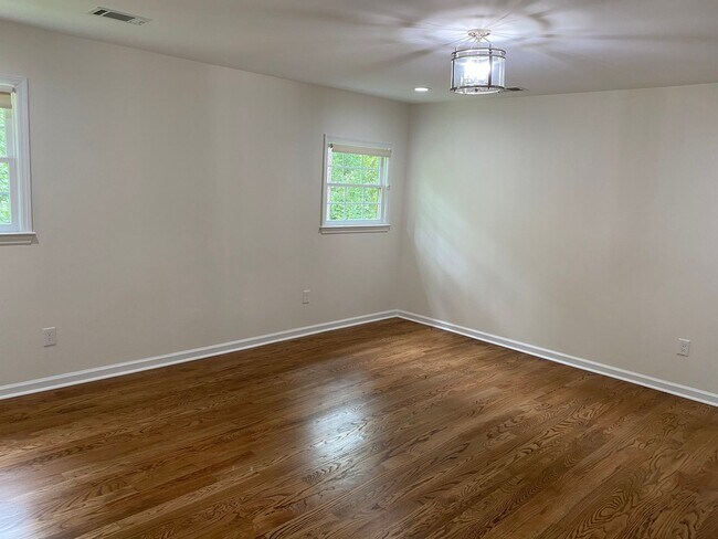 Building Photo - Welcome home!