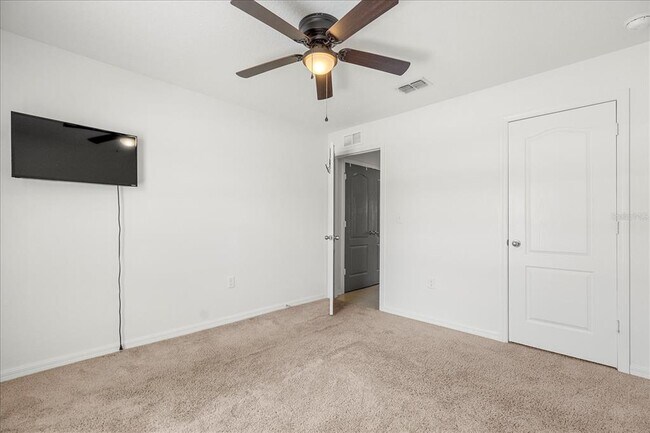 Building Photo - 1057 Eastbrook Ave