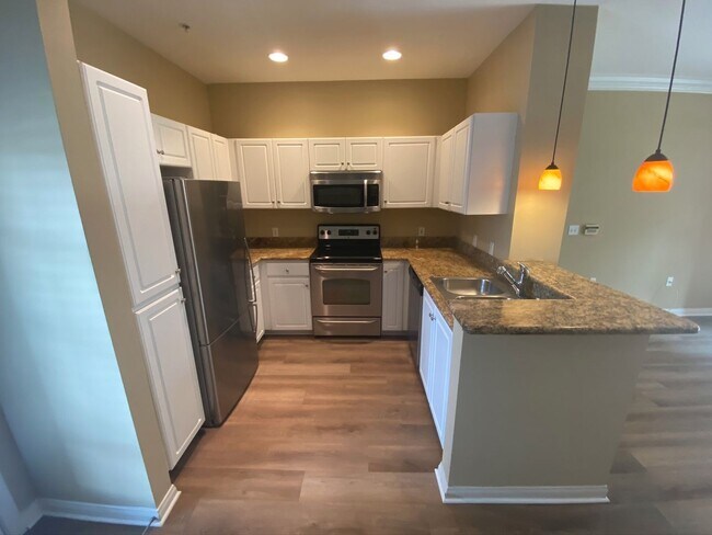 Building Photo - r0299