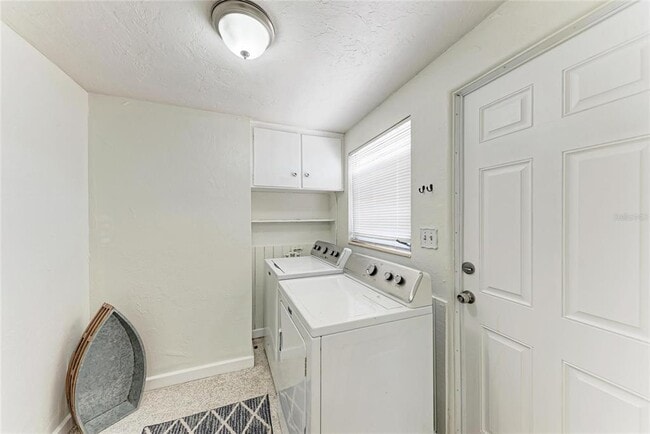 Building Photo - 2253 Arlington St