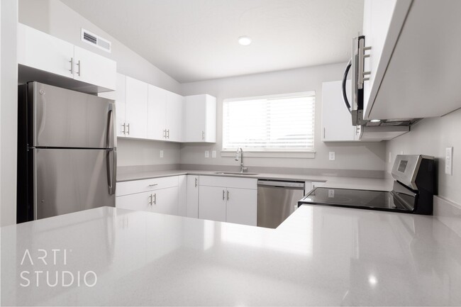 Building Photo - New Contemporary 2 Bedroom, 1 Bathroom in ...