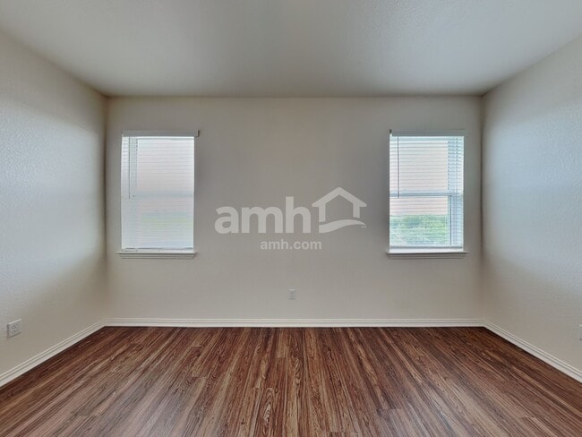 Building Photo - 2734 Lillybrook Ln