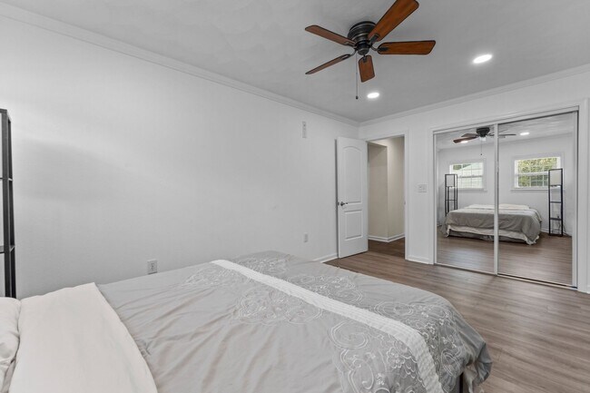Building Photo - Discover your perfect home in Virginia Beach!