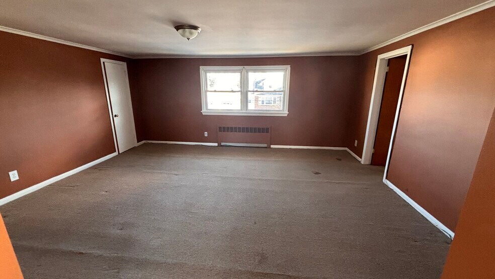 Living room - 870 Louisa St