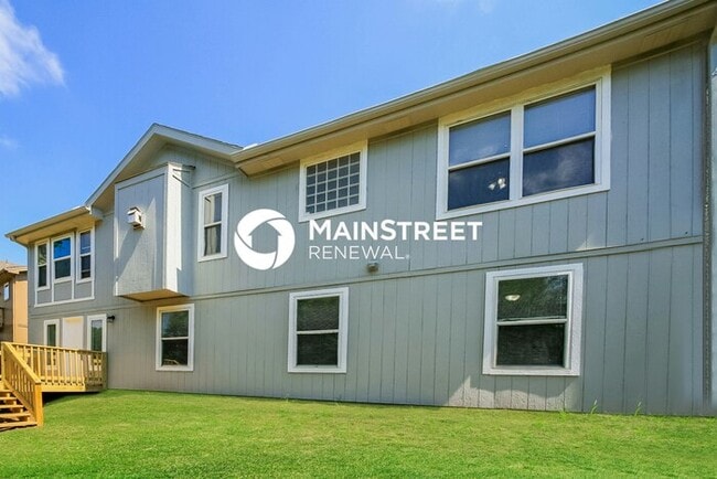 Building Photo - 4 Bedroom Pet-Friendly Home in KANSAS CITY, MO with Main Street Renewal