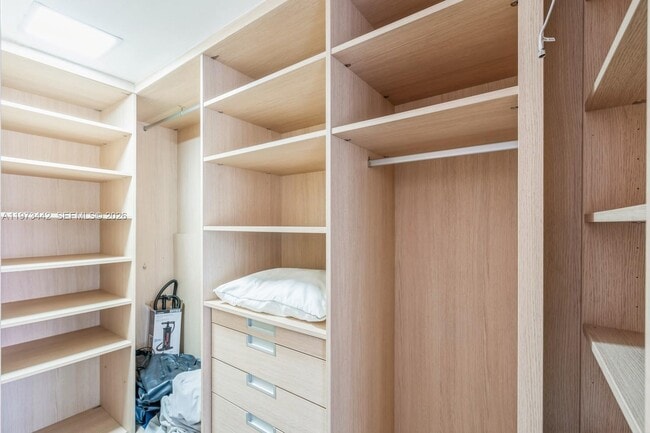 Building Photo - 1330 Ocean Dr