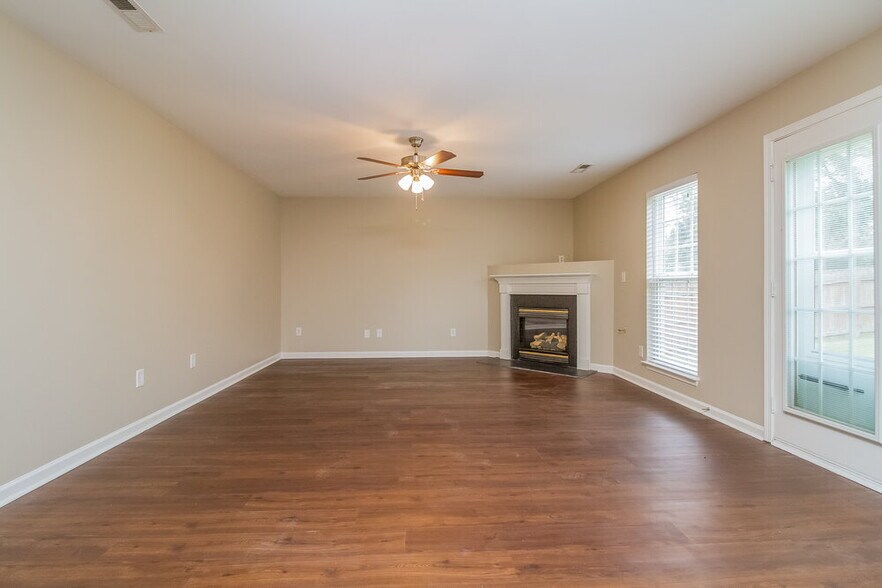 Building Photo - 1716 Carlyon Ct