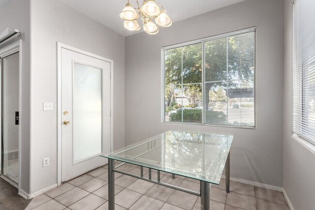 Building Photo - Luxury Living at The Falls - Ground floor ...