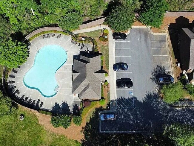 Building Photo - 4160 Madison Bridge Dr