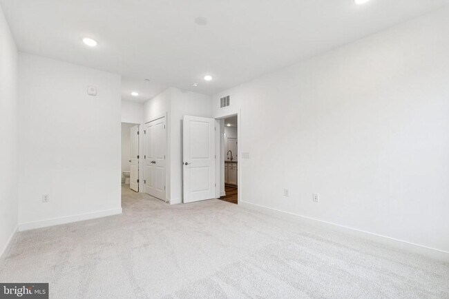 Building Photo - 21731 Dovekie Ter