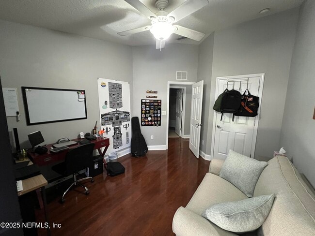 Building Photo - 4193 Highwood Dr