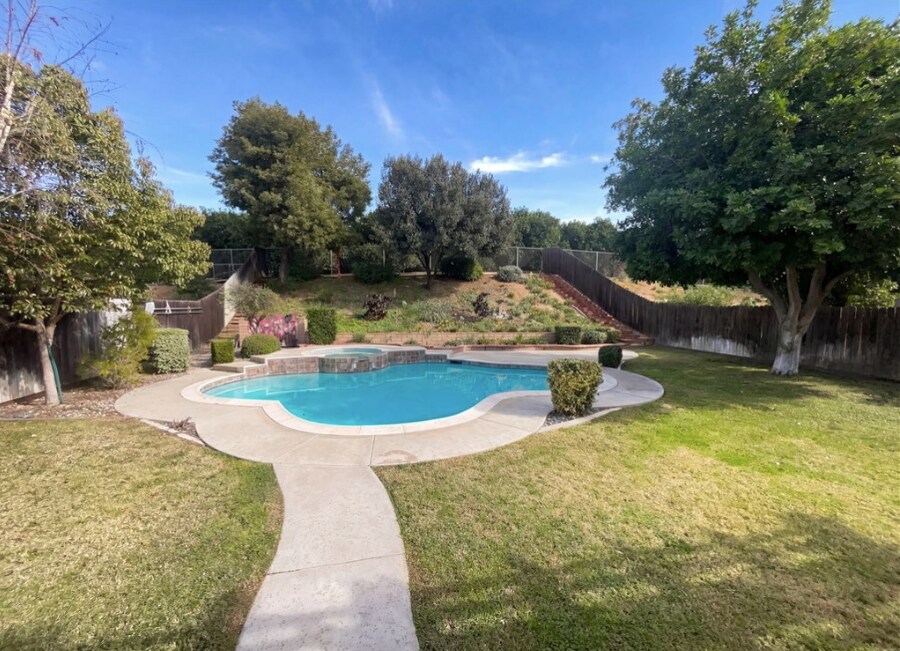 Building Photo - 9036 Limecrest Dr