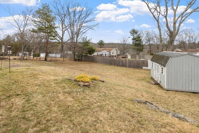 Building Photo - 45 Kinglet Dr