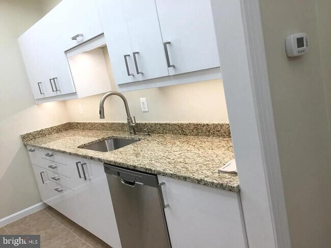 Building Photo - 1504 21st St NW