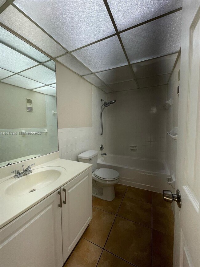 Building Photo - 6950 Miami Gardens Dr